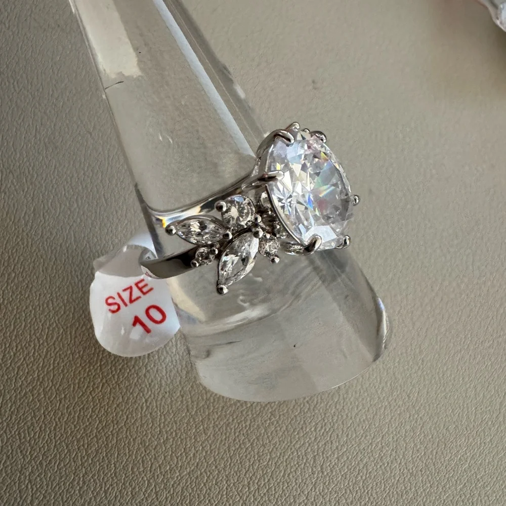 β¨ Carousel Heart Ring β¨ bomb party - Picture 3 of 7